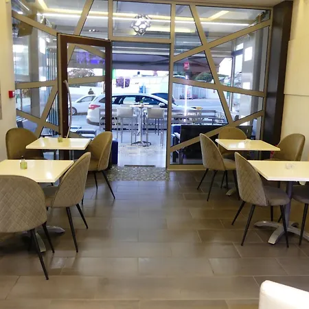 Hotel Life Port Candia